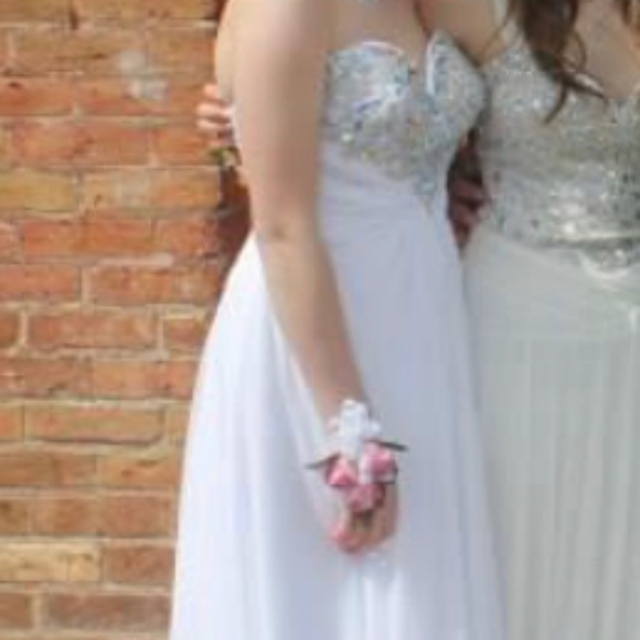 Prom/wedding dress - Picture 4 of 5